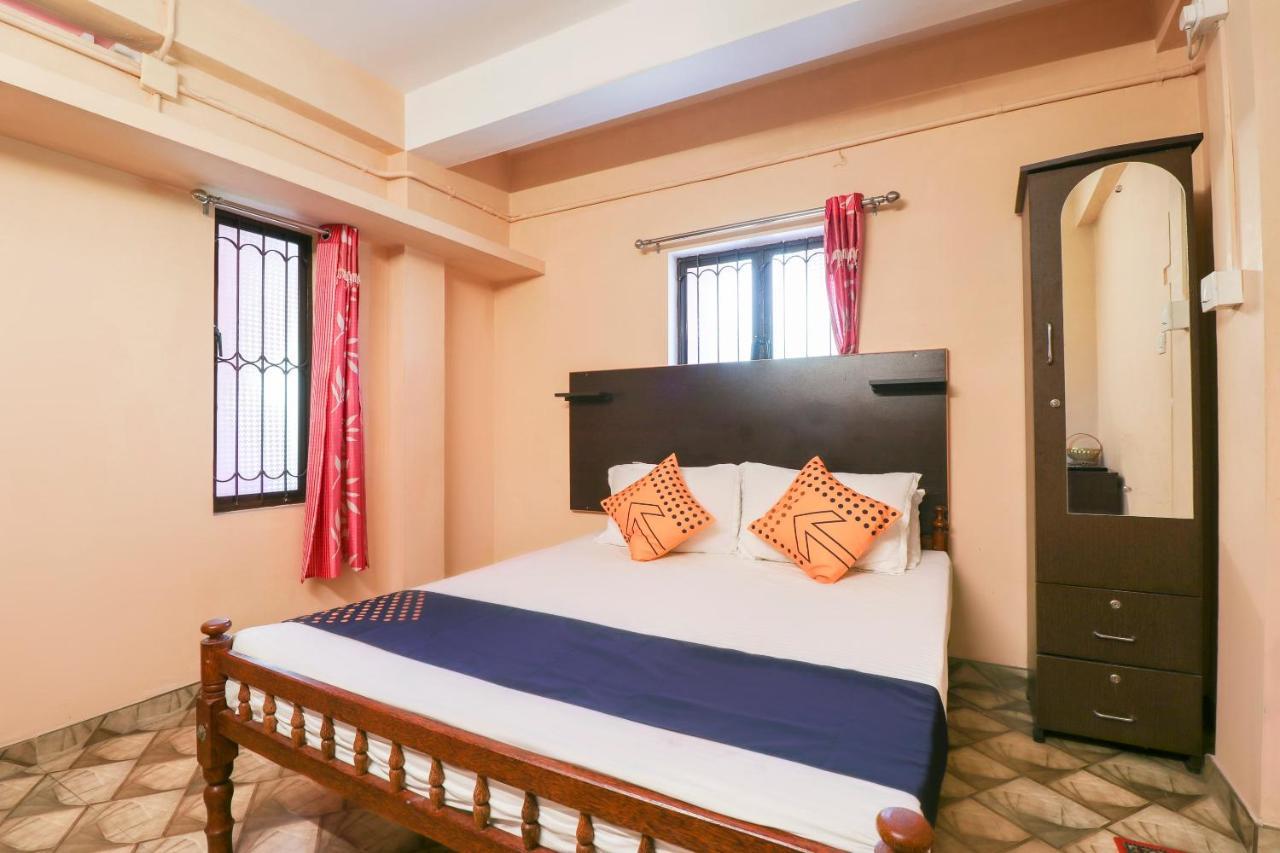 Hotel Spot On 26688 Jacob'S Residency Narakal Exterior foto